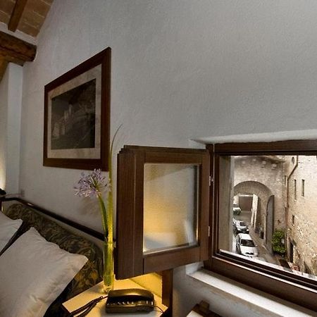 Hotel Il Castello Ассизи Экстерьер фото