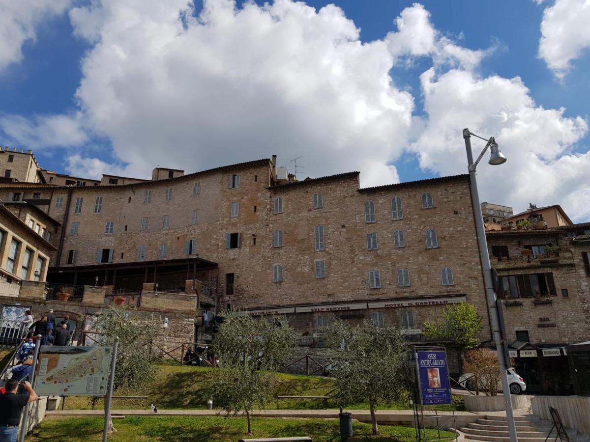 Hotel Il Castello Ассизи Экстерьер фото