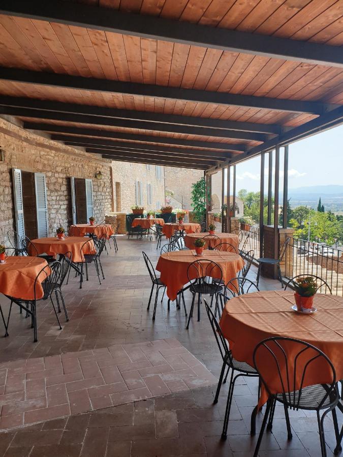 Hotel Il Castello Ассизи Экстерьер фото