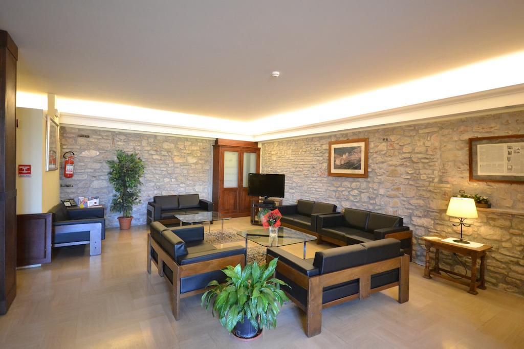 Hotel Il Castello Ассизи Экстерьер фото